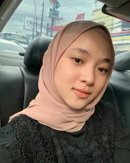 @nissa_sabyan memposting di profil Instagramnya * 16.8 juta orang mengikuti...