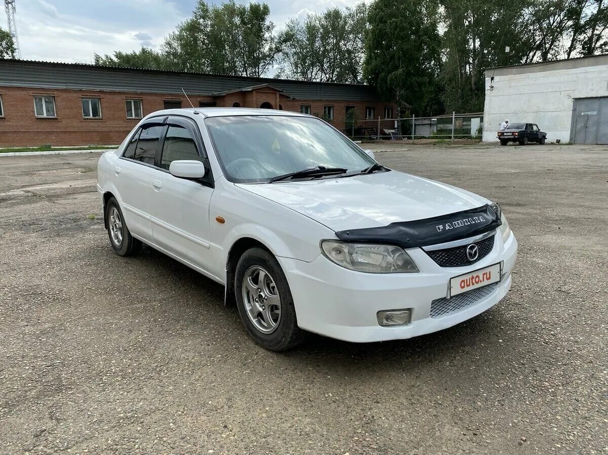 Mazda familia 2001. Mazda familia 2001 седан. Mazda familia 2001 белый. Мазда фамилия 2001 универсал.