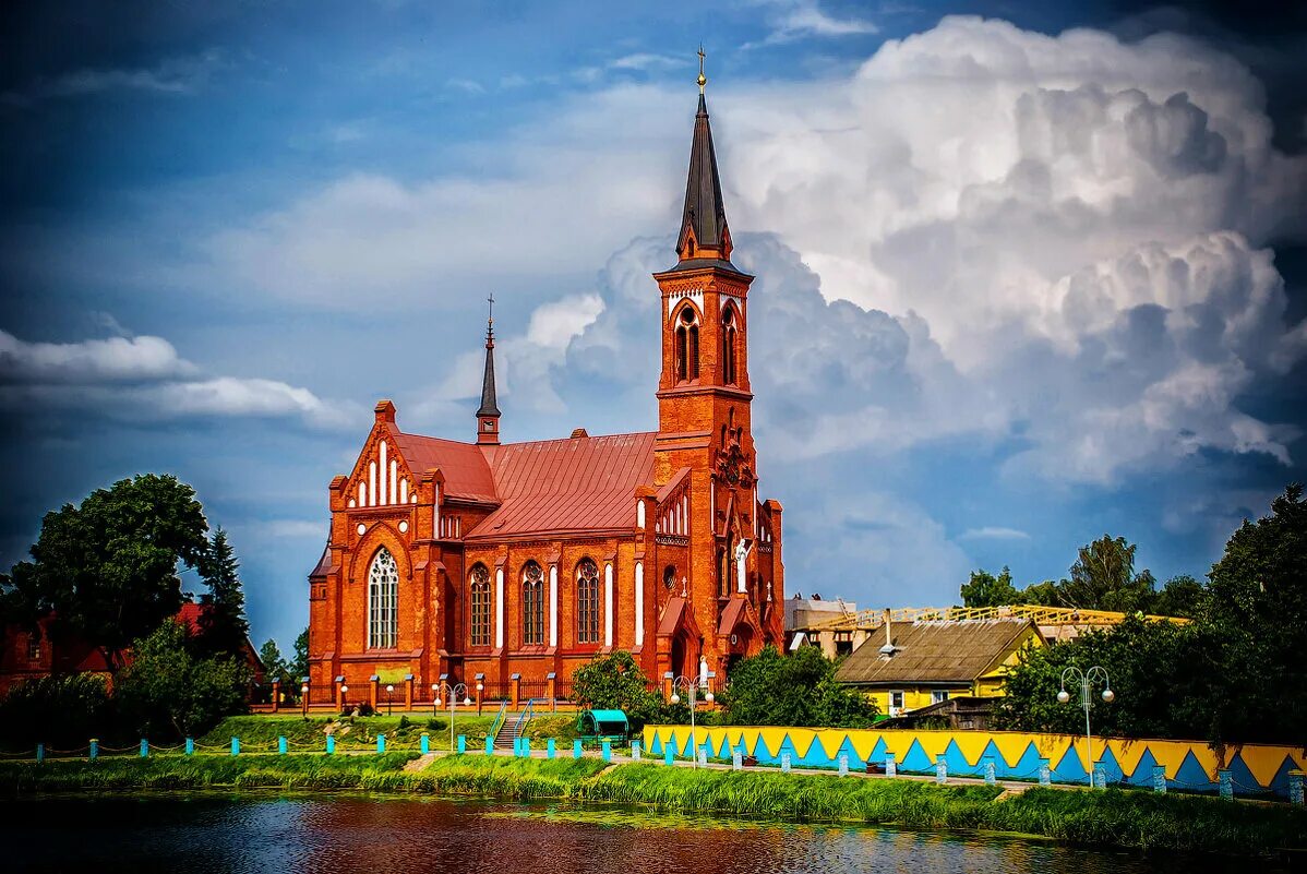 В костеле св. Костел святого антония падуанского. Костел святого антония падуанского. Костёл святого антония падуанского поставы. Костел святого антония падуанского.