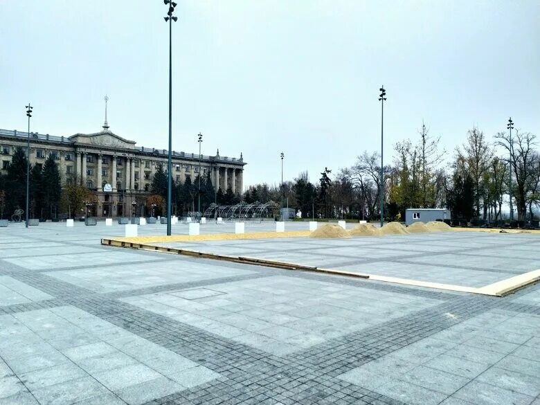 Центральная площадь Николаева. Площадь Ленина Николаев. Главная площадь Бузулука. Площадь в Николаеве на новый год.