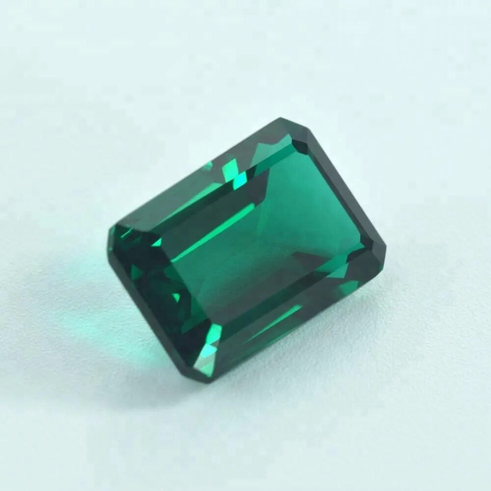 Кольцо с топазом изумрудной огранки. Гидротермальный синтез изумрудов. Золотая подвеска с изумрудом купить в краснодаре. Нвноизумруд с вкраплениями. Нано изумруд.