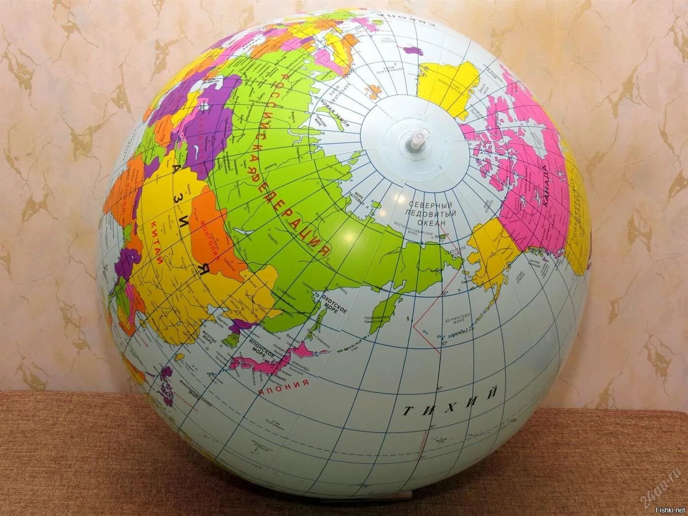 Мяч земля большой. Надувной Глобус. Надувной мяч Глобус. Мяч в виде глобуса. Воздушный шар в виде глобуса.