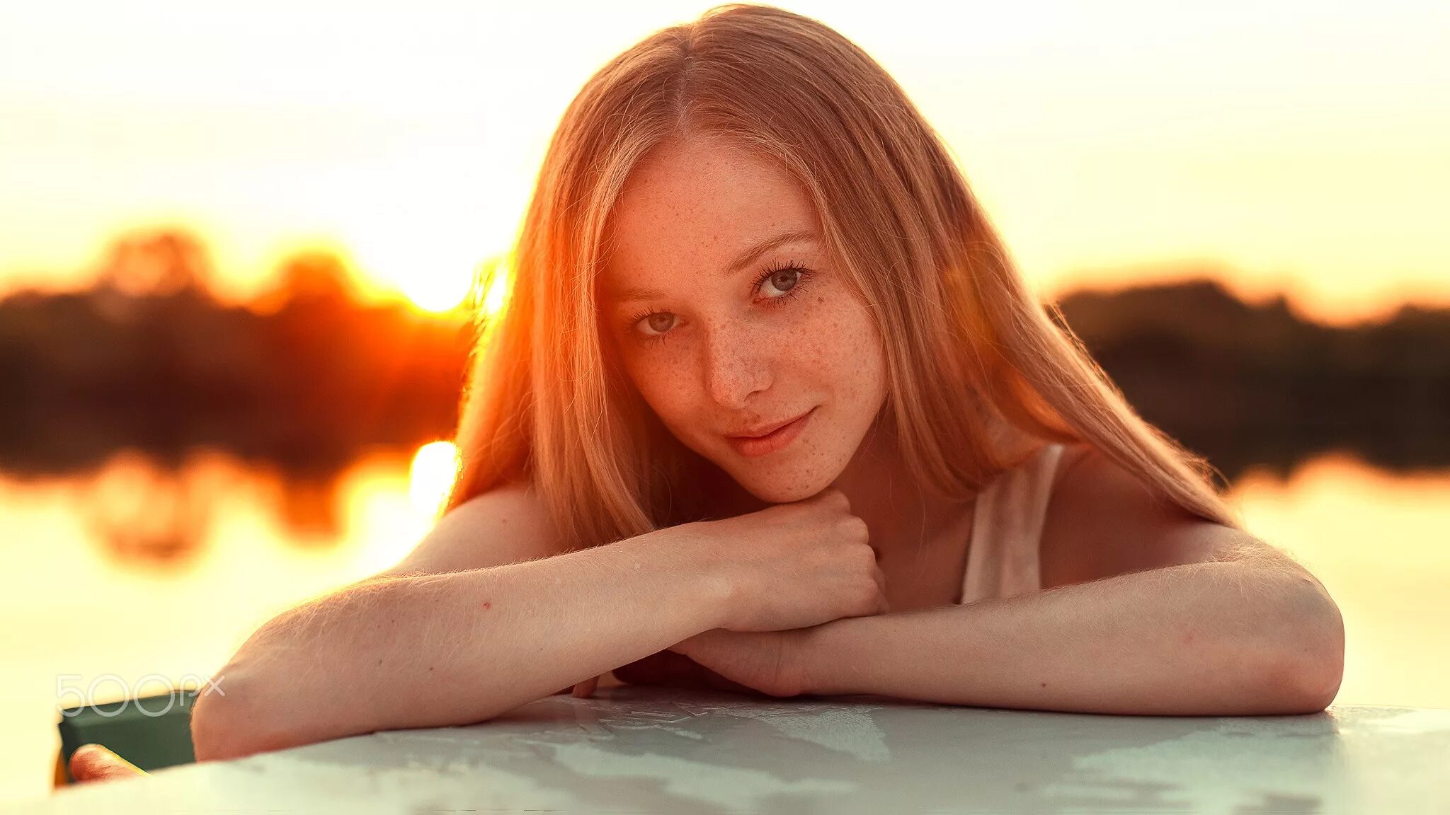Download wallpaper look, girl, face, hair, hand, portrait, freckles, red, sectio