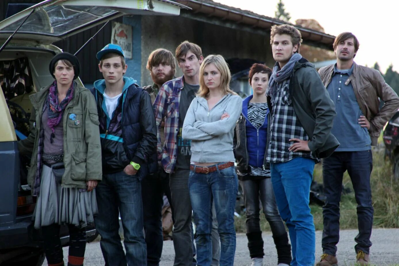 Неизвестная ненависть фильм 2015 мойра. Sorority row 2009. Ужасы про молодежь лучшее. Ужасы про молодежь лучшее. Фильм про девушку которую преследовали.