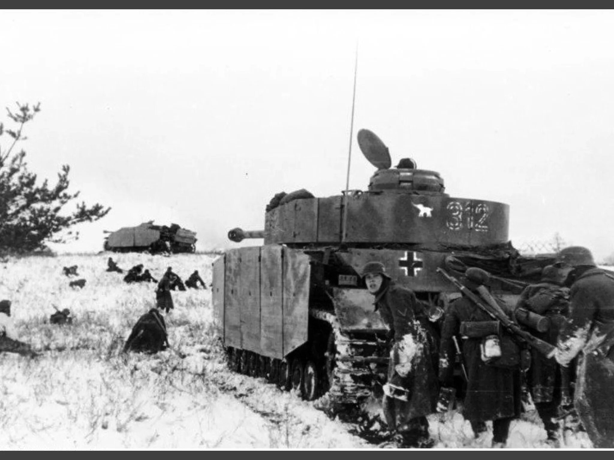 1945 год восточный фронт. Корсунь Шевченковская операция танки. Корсунь-Шевченковская операция 1944. Немецкие танки 1944 года. Корсунь-Шевченковская наступательная операция.