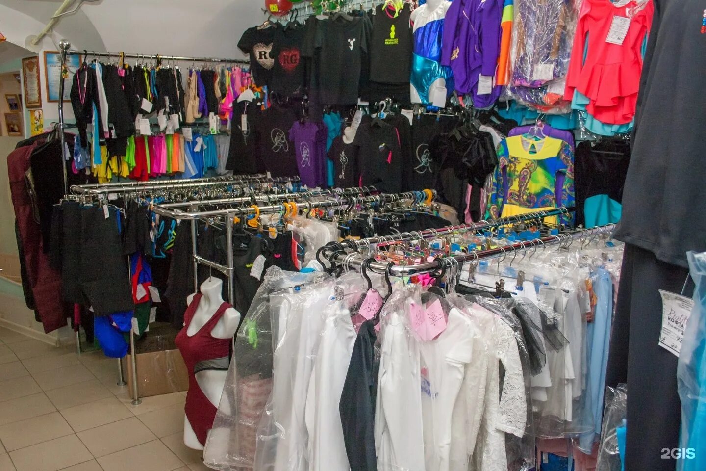 мир танца челябинск магазин. магазин спортивно бальной одежды. магазин спортивно бальной одежды. магазин спортивно бальной одежды. рынок спортивной одежды.