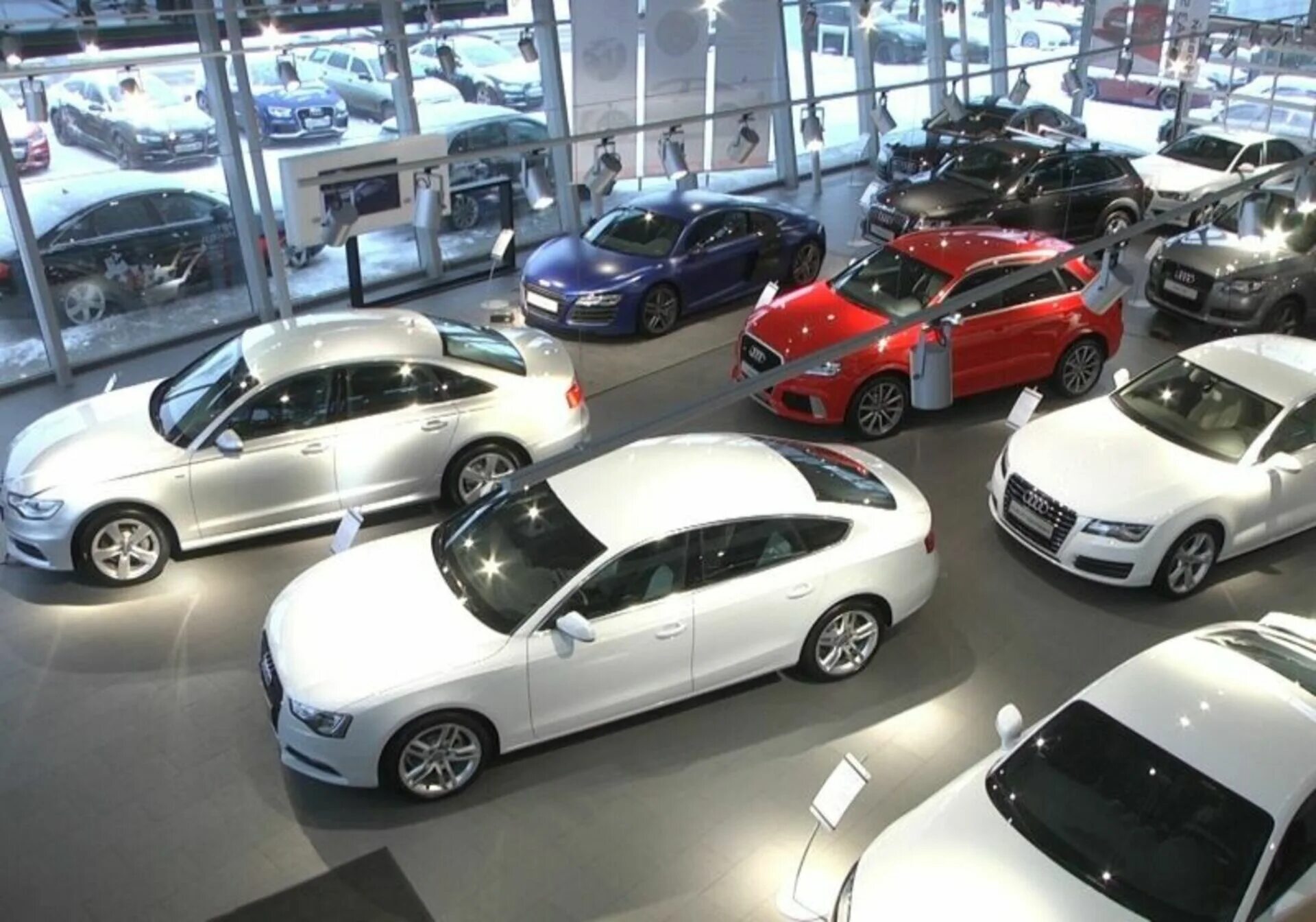 Автосалон автоваз. Новые российские машины. Новые поставки машин. Автосалон. Автосалон автоваз.