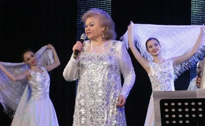 Театр камала халима искандерова. Хамдуна саитгалиевна тимергалиева. Миляуша таминдарова народная артистка татарстана. Заслуженный артист татарстана. Загфарова алсина.