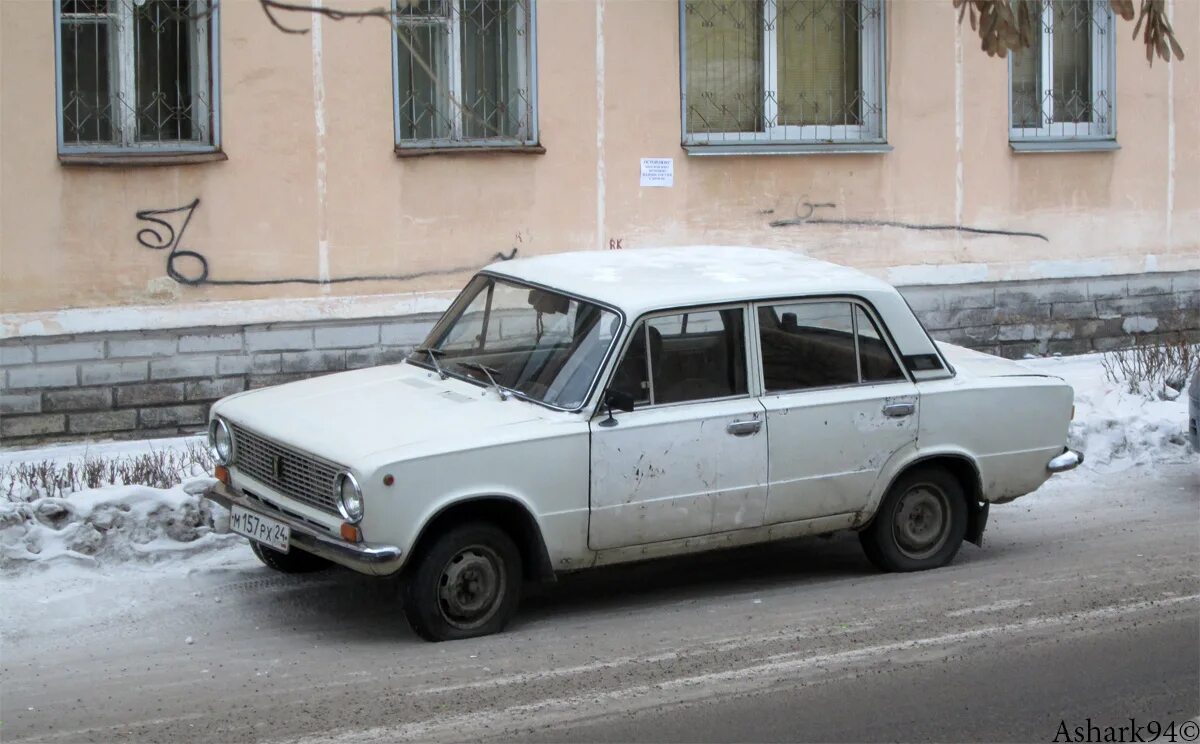 Ваз 2108 1/24 hachette. 89 регион машины. Старые украинские номера автомобилей. 2105 квадратные номера. Номер кузова ваз 2103.