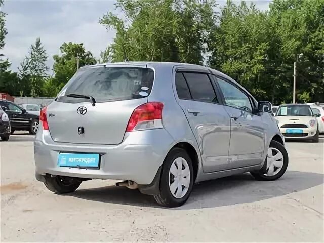 Купить витц в красноярске. Toyota Vitz 2009. Тотëта витцз 2009. Toyota Vitz 2009 багажник. Toyota Vitz серая.