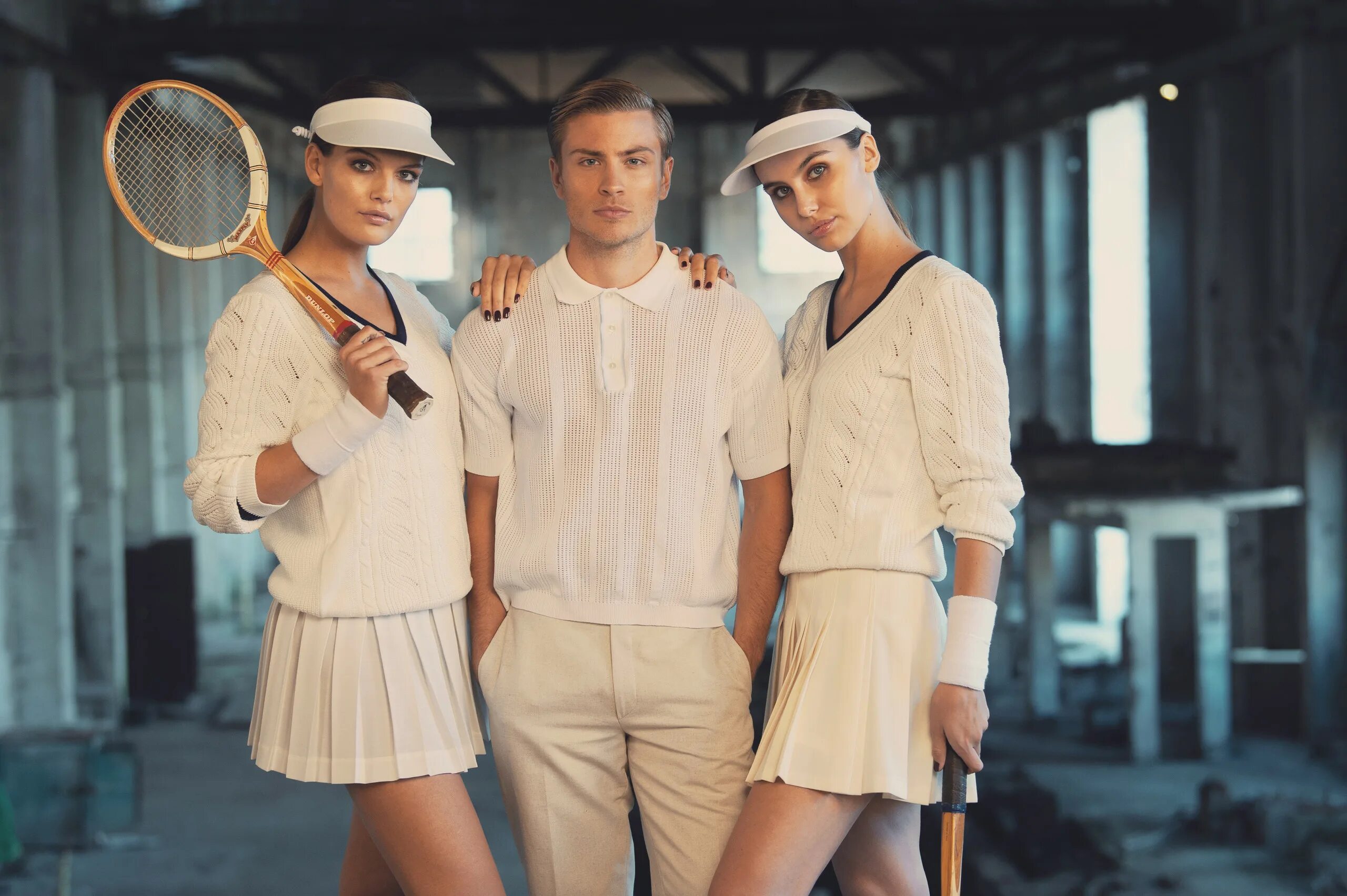 Близко над горизонтом. Заходящее солнце на море. Движение солнца. Близко над горизонтом. Солнце над горизонтом.