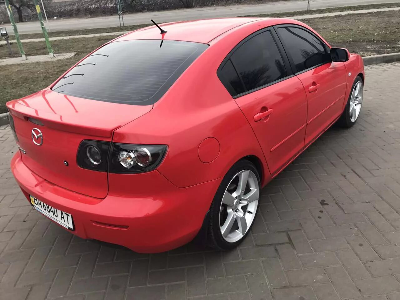 Mazda 3 красная r19. Mazda 3 bk 18 колеса. Mazda 3 bk mps диски 18. Подходит на мазду. Мазда 3 красная r18.