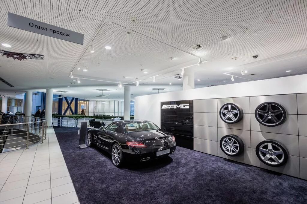 Амг центр. Автосалон мерседес амг. сервис мерседес амг. mercedes benz showroom. интерьер автосалона.
