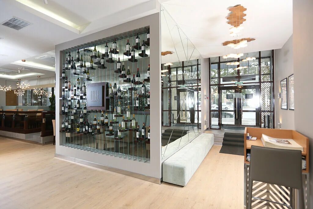 Ресторан бейс омск. Base омск. Бейс кафе омск. Kose base ресторан. Base зал.