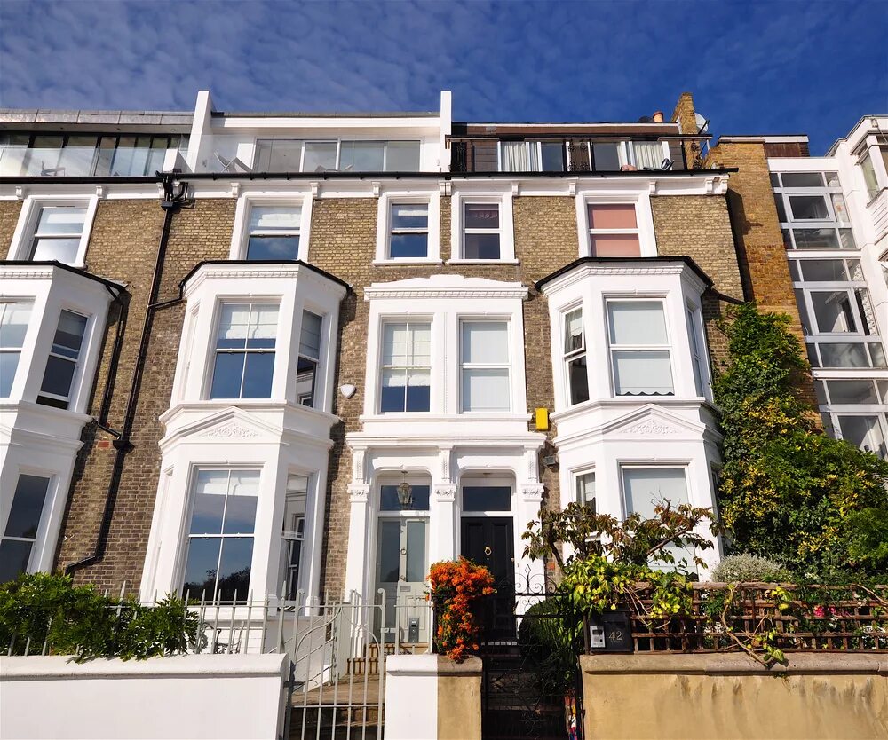 Дарем Хаус Лондон. Terraced House uk двор. Uk Semi terraced House. Terraced House in London downstairs. Housing in uk