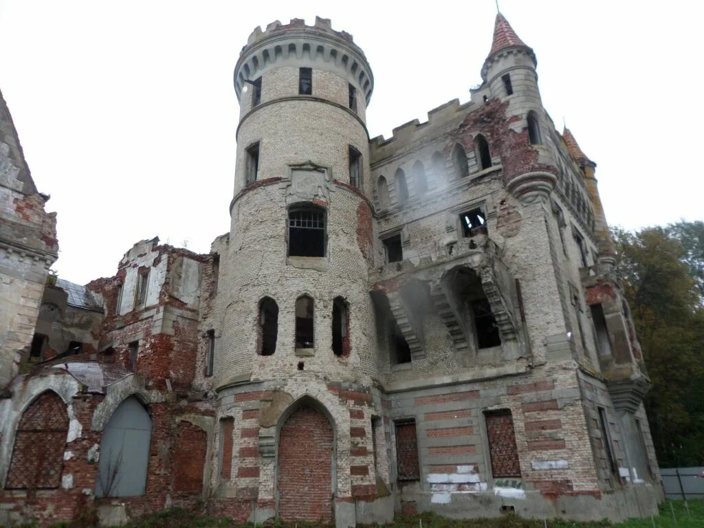 Замок храповицкого в муромцево. Усадьба храповицкого в муромцево. Усадьба муромцево владимирская область. Поселок муромцево владимирская область церковь. Село оторма.
