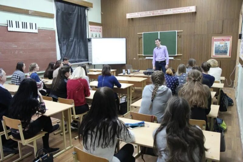 Сайт вологодского педагогического. Педколледж Вологда. Вологодский педагогический колледж Вологда. Вологодский педагогический колледж 1996 года. Фото педколледжа Вологда.