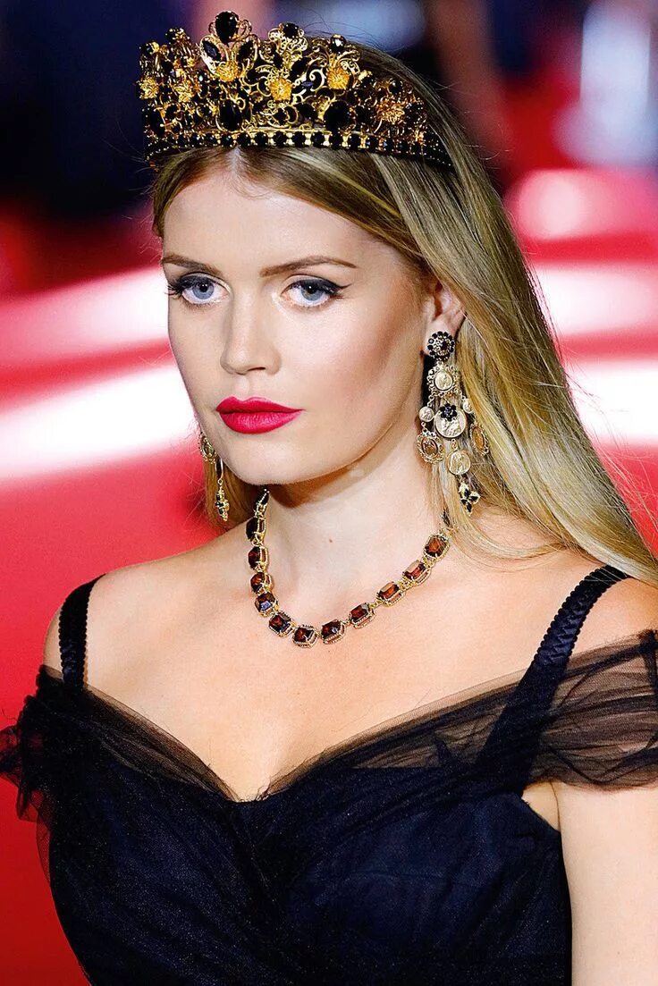 Летиция, королева-консорт испании. Принцесса швеции мадлен в тиарах. Елена блиновская миссис россия 2016. Принцесса аврора 2001. Принцесса мадлен принцессы швеции.