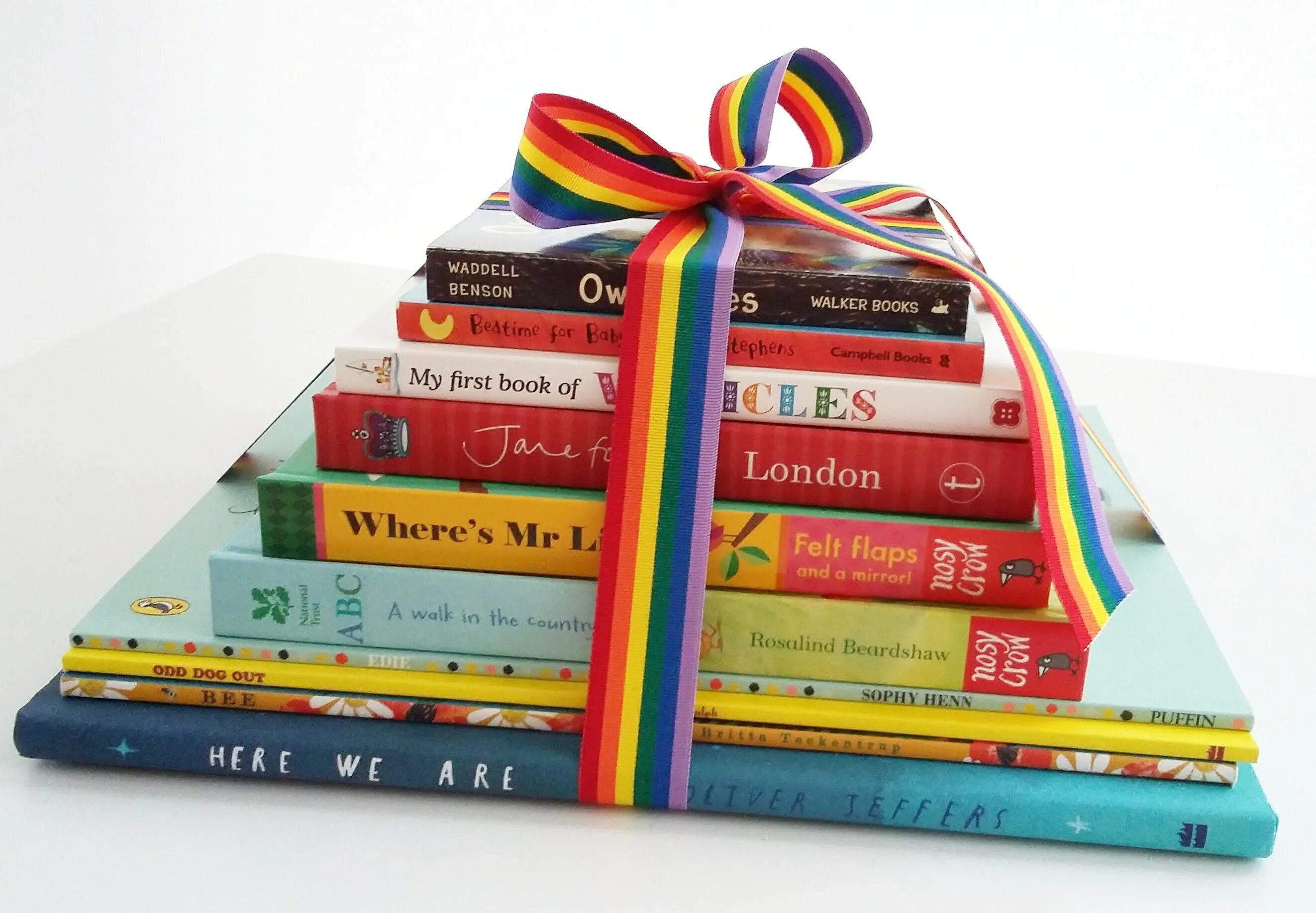 Подарить интересную книгу