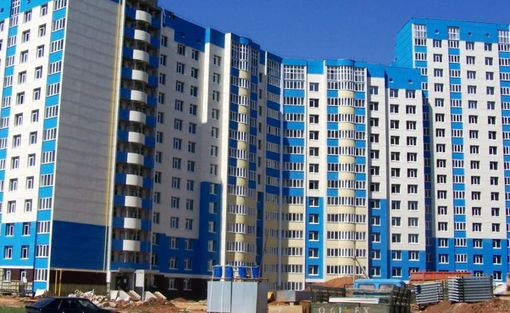 Купить квартиру в южном оренбург. Оренбург Степной район. ЖК новый город Оренбург. Оренбург город многоэтажки. Голубой многоэтажный дом.