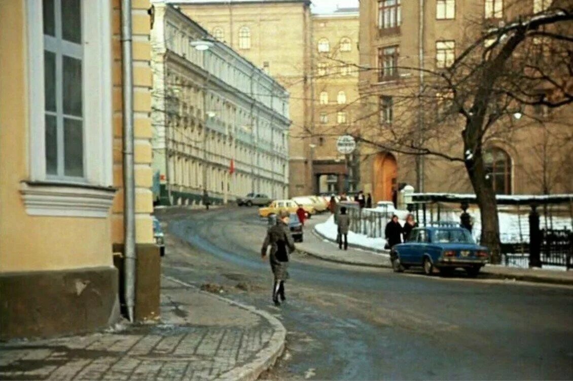 В каком городе снимали маленькую