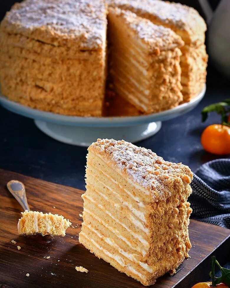 Вкусный медовый торт. Медовик селезнев. торт медовик. медовик домашний. медовик классический.