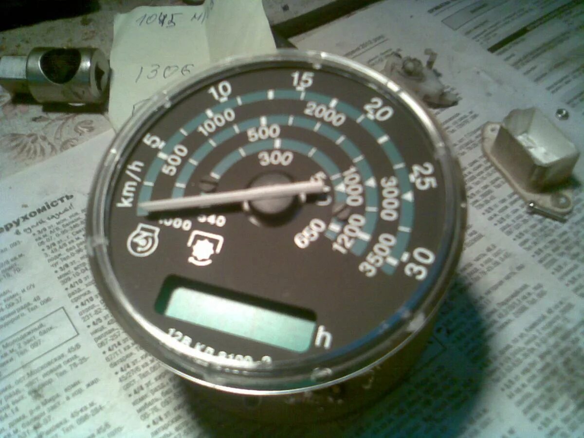 Датчик тахометра мтз 82. Тахометр моточасы на ваз. Мтз 82 тахометр скачет. Мтз 1221 подмотка моточасов. Мтз не работает тахометр.