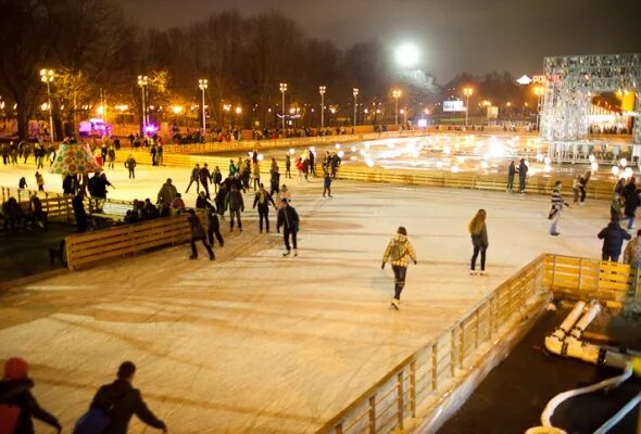 Горького каток метро. Каток в Царицыно 2023. Каток парк Царицыно 2022. Каток в парке Царицыно. Парк Сосенки в Царицыно каток.