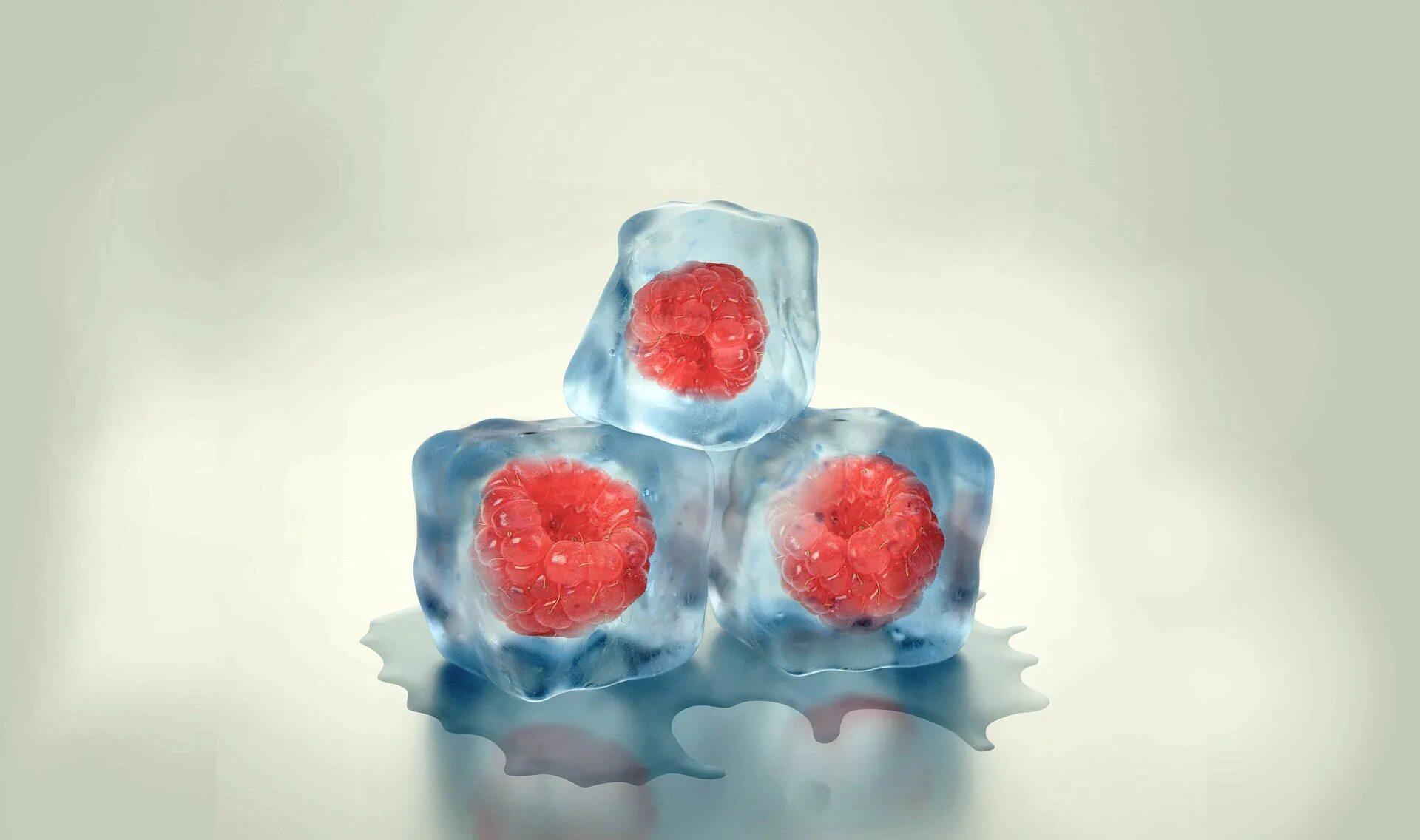 Сколько кубиков льда. Замороженный лед. Кубики льда с ягодами. Замороженные фрукты. Продукты во льду.