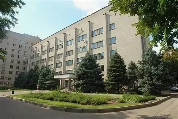 Краевая клиническая больница ул 1 мая. Первая краевая краснодар 9 блок.