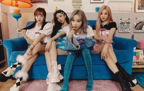 SM Entertainment artists to join HYBE's Weverse platform.