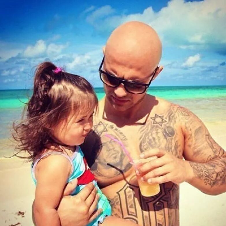 джиган родители. джиган и самойлова. джиган и самойлова. джиган с семьей. оксана самойлова джиган семья.