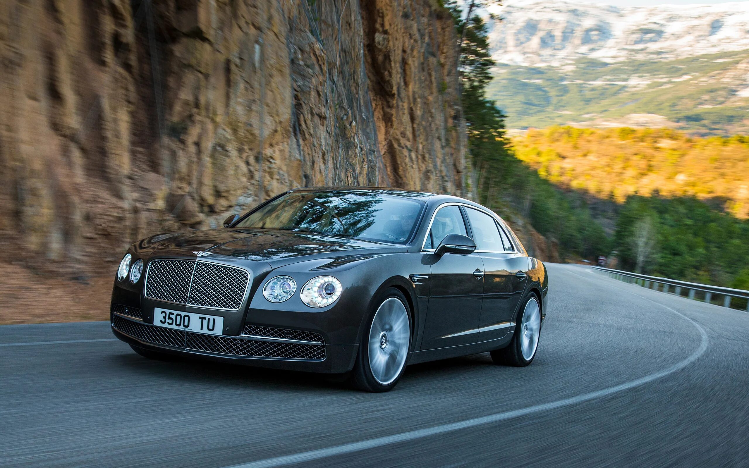 Бентли flying. Бентли Flying Spur. Бентли седан Континенталь Флаинг СУПЛ 4. Bentley Flying Spur 1. Bentley Flying Spur 4.0.