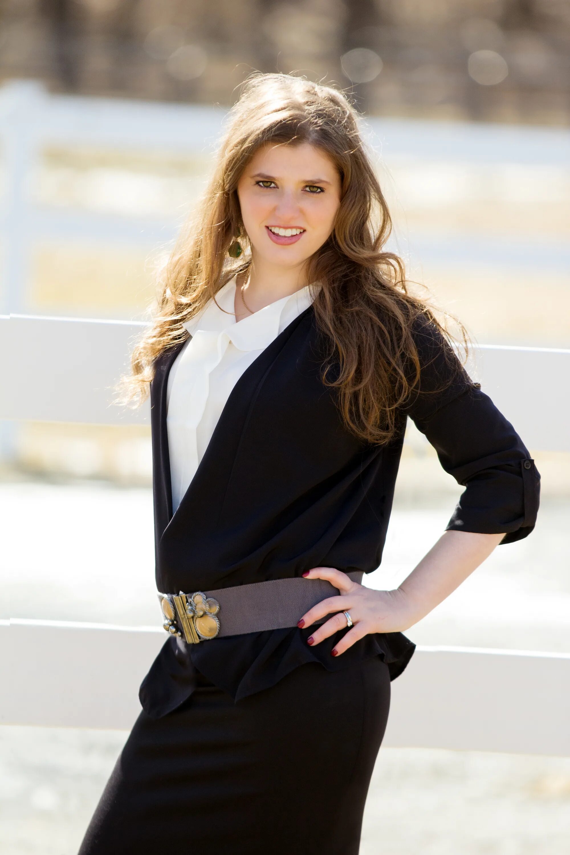 18 11 одежда. Женщина в одежде из обоев. 18 11 одежда. 18 11 одежда. 18 11 одежда.