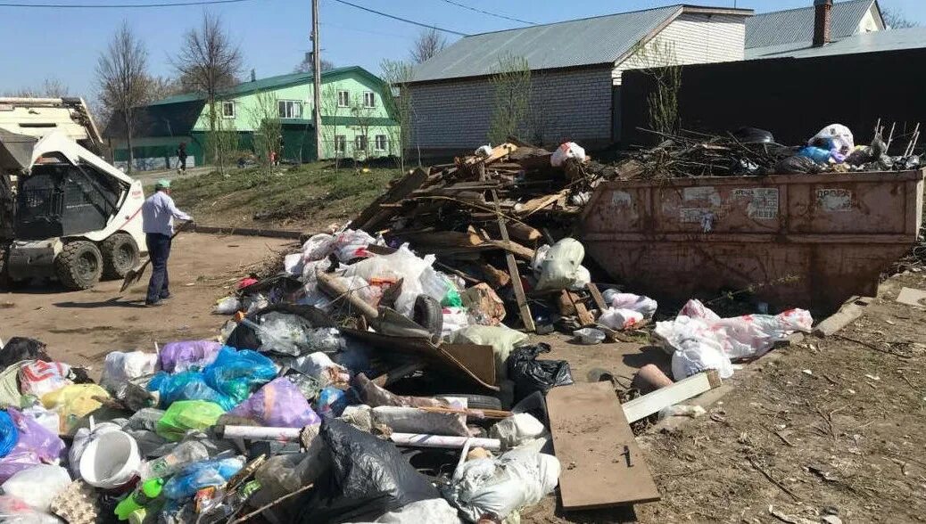 Плата за отходы 2023. Фотографии мусора. Бытовые отходы фото. Мусор на детских площадках. Мусорка в Авиастроительном районе.