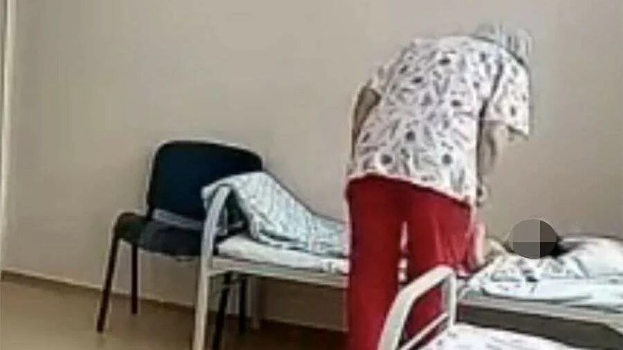 главврач может уволить хирурга?. стресс медсестры. медсестра вколола воду вместо вакцины. медсестра увольняется. уставшая медсестра.