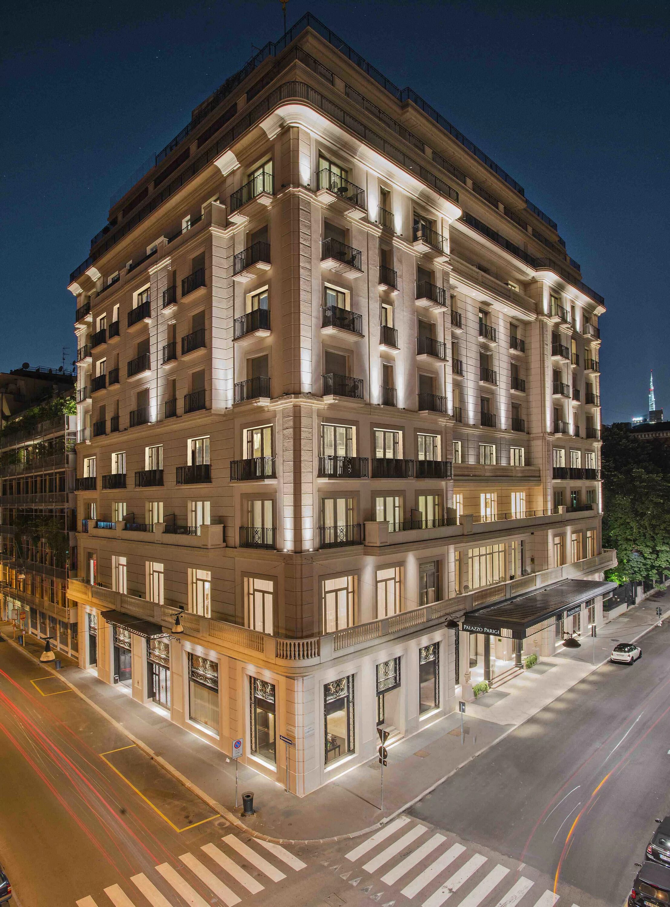 Hotel milano. Отель милан москва номера. Гостиница италия милан. Отель manini в милане. Отель ла скала милан.