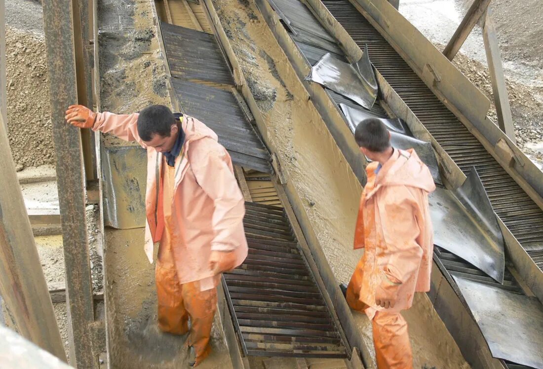 Витязь авто камчатка. Завод витязь авто +устьевое. Камчатка вахтовый работа. Камчатка вахта. Вахта камчатка рыбообработка.