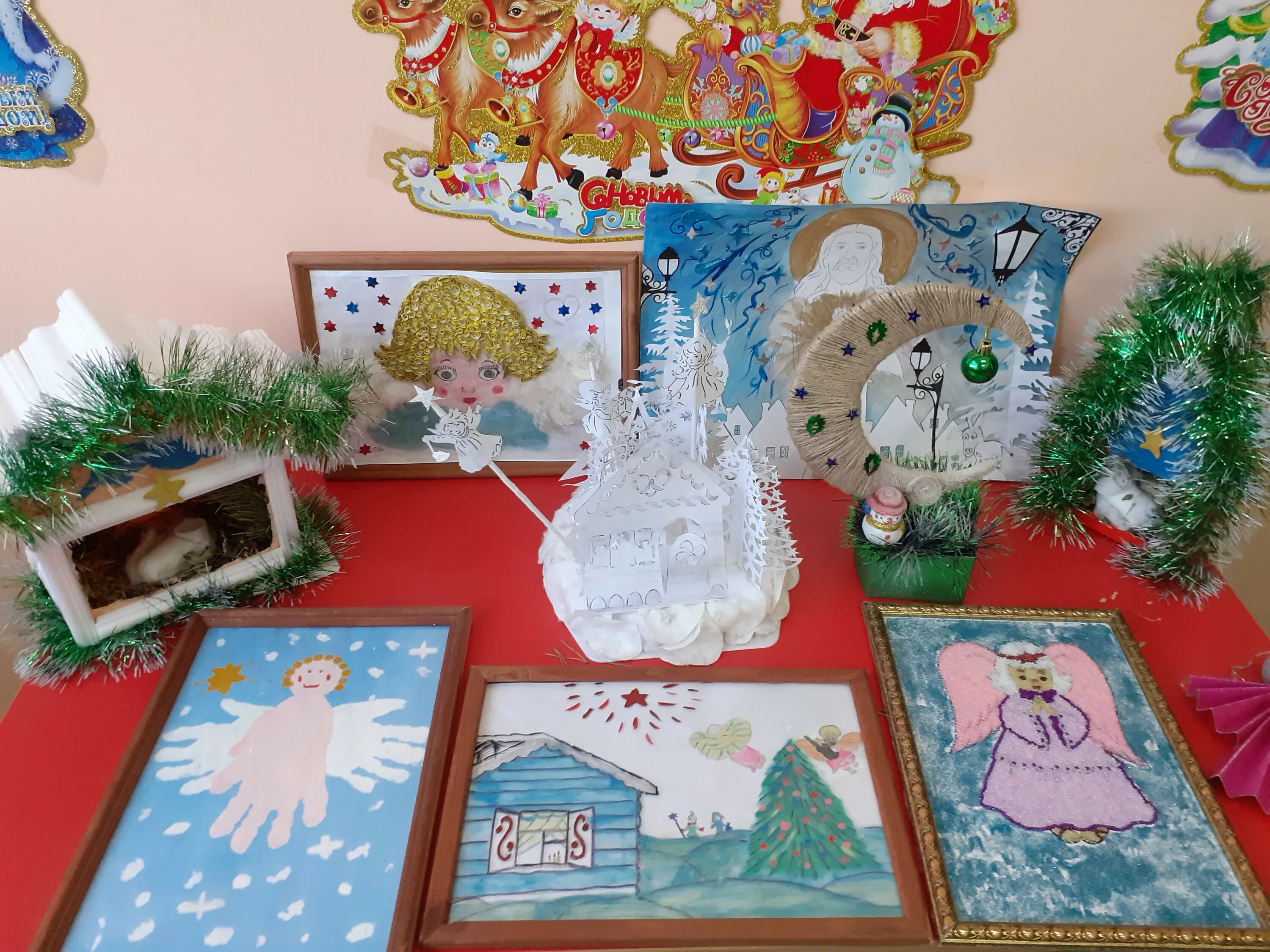 выставка на новый год в библиотеке. выставка рождественское чудо. ржев рождественская выставка петрова кристина. выставка рождественское чудо. выставка к новому году чудеса своими руками.