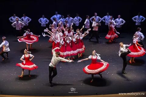 Танец в строю