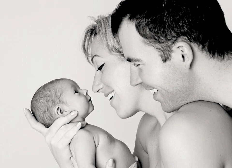 Ул максима горького 195 в нижнем новгороде. Фотосессия новорожденного с родителями. Мама и папа. Ребенок в семье. Семья с малышом.