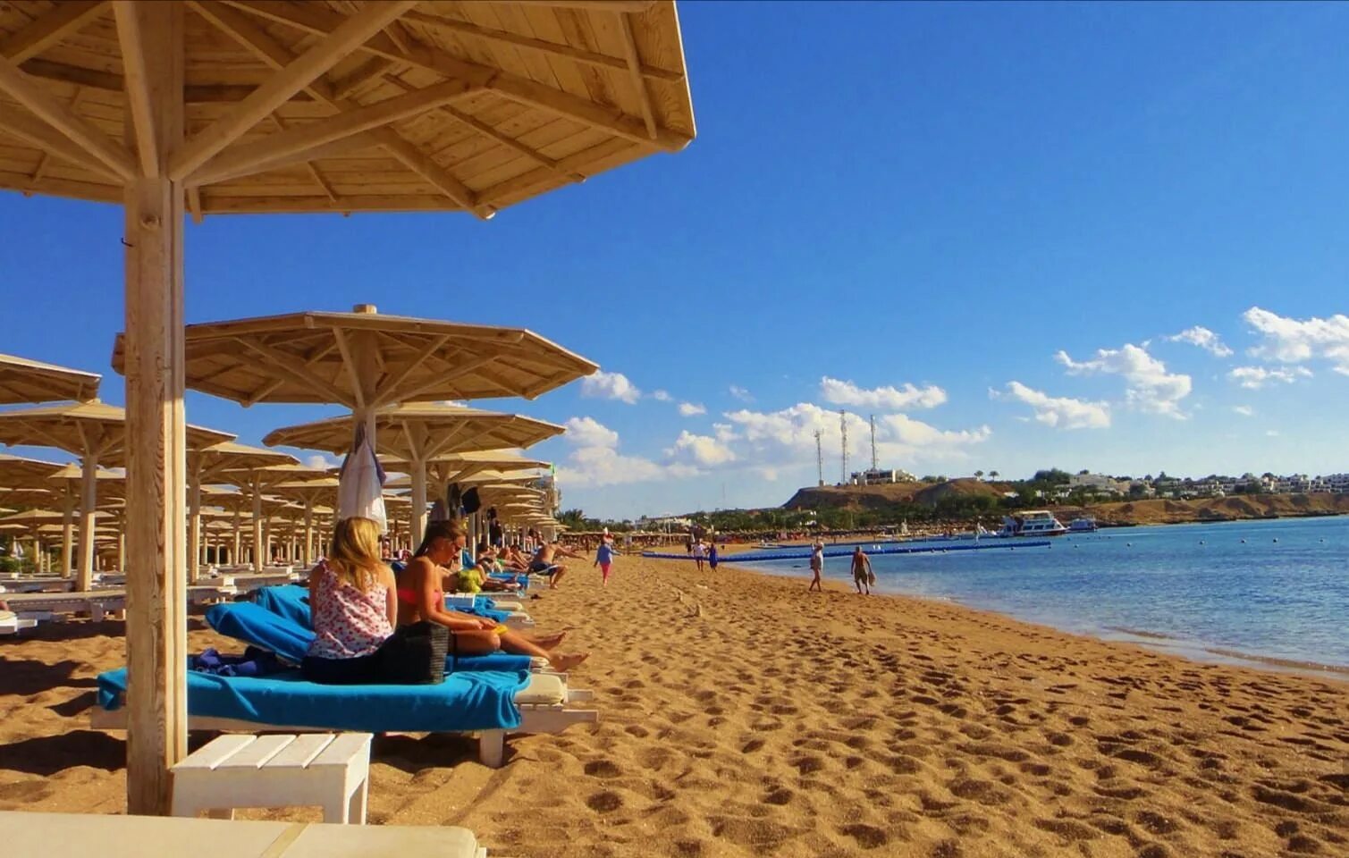 Naama beach египет. Новотель бич шарм-эль-шейх. Naama beach египет. Марриотт шарм-эль-шейх бич. Наама бэй променад резорт шарм-эль-шейх.