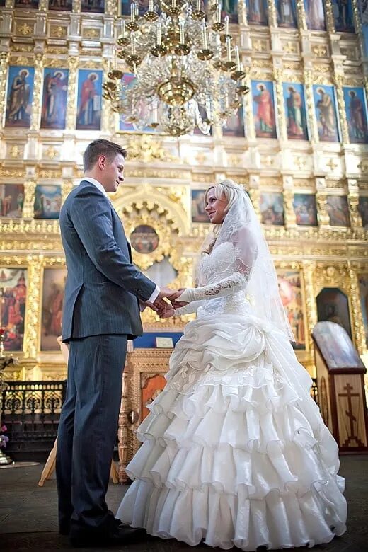 Платье для венчания. Современное венчание. Венчание в церкви. Свадьба венчание в церкви. Можно обвенчаться без регистрации