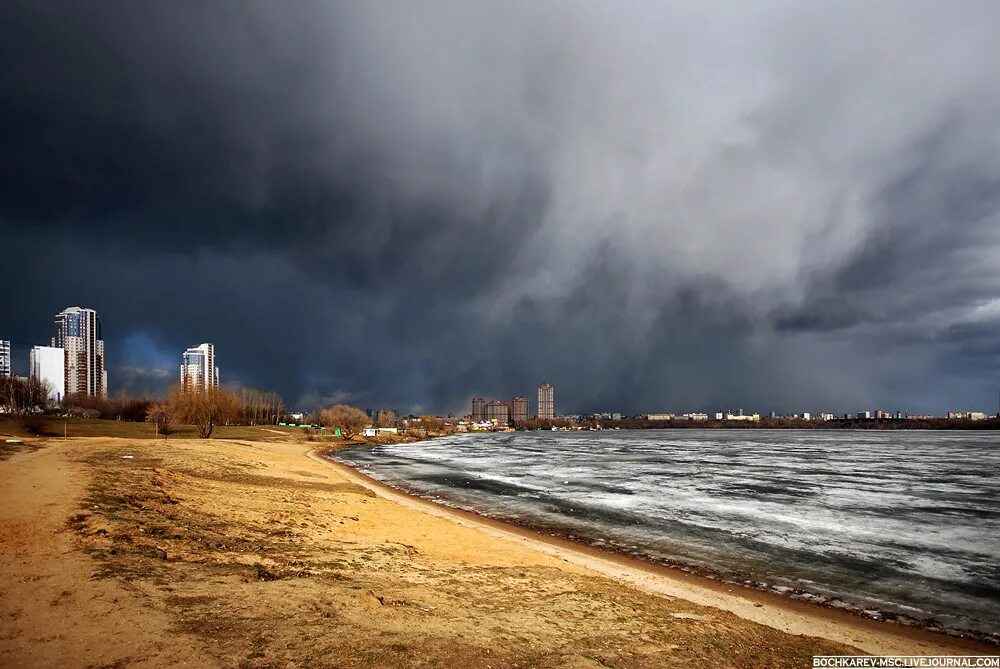 Погода в строгино москва. Строгинский залив пляж. Строгинский Затон пляж. Строгино водохранилище. Пляж Строгино (Строгинский пляж).