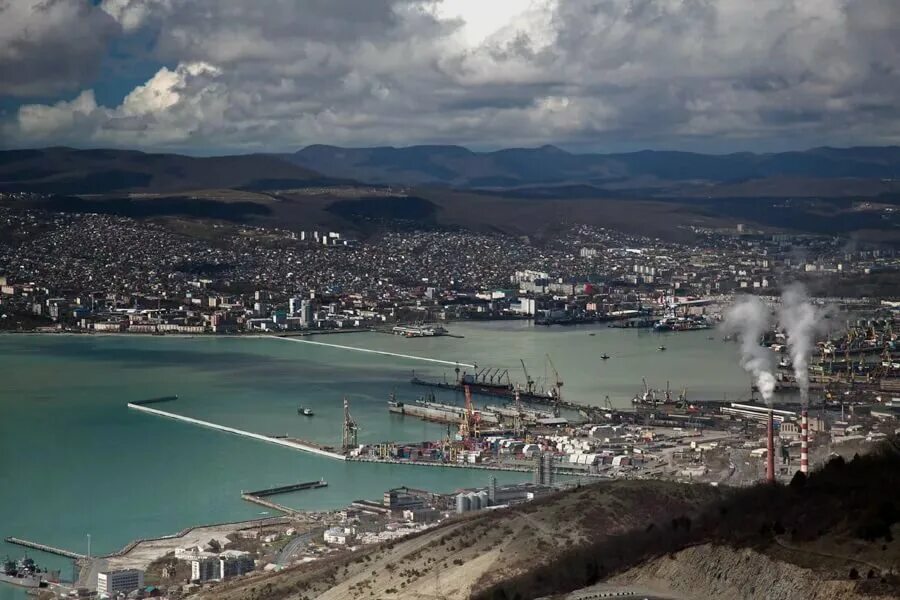 Температура в новороссийске сегодня. Новороссийск Краснодарский край. Цемесская бухта. Новороссийск / Novorossiysk. Вид на бухту Новороссийска.