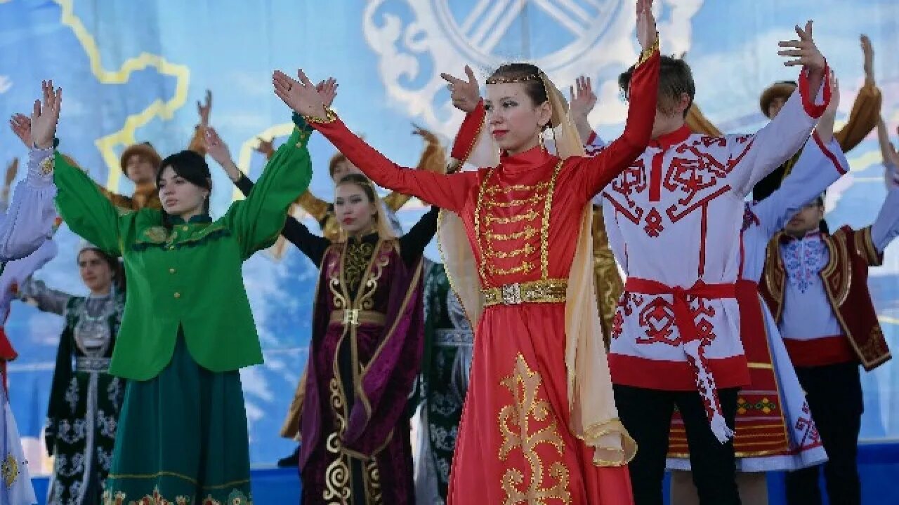 Форма между народами. Дружба народов Казахстана. Казахстан народ. Праздник единства народа Казахстана. С днём единства народов.