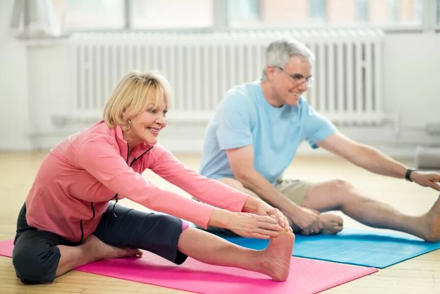 При артрозе суставов больше двигаться или лежать. Лечебная гимнастика ЛФК. Физкультура для пожилых. Лечебная гимнастика для пожилых. Физкультура для суставов.