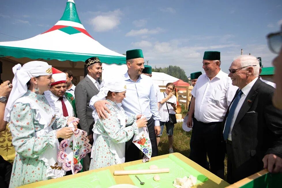 Сабантуй. Сабантуй оренбург. Татарская каргала оренбургская область. Сабантуй оренбургская область. Сабантуй тольятти.