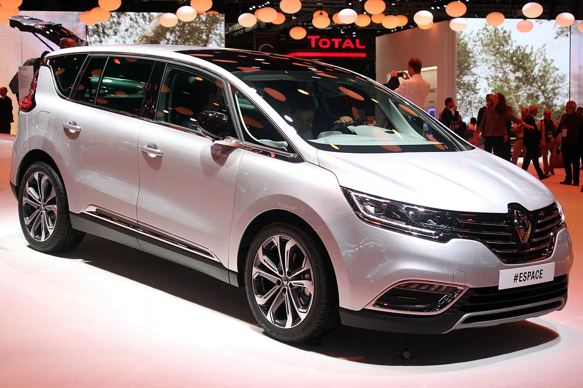 Минивэн Рено Эспейс. Рено Эспас 5. Renault Espace 2015. Новый Рено Еспасе. Renault минивэн