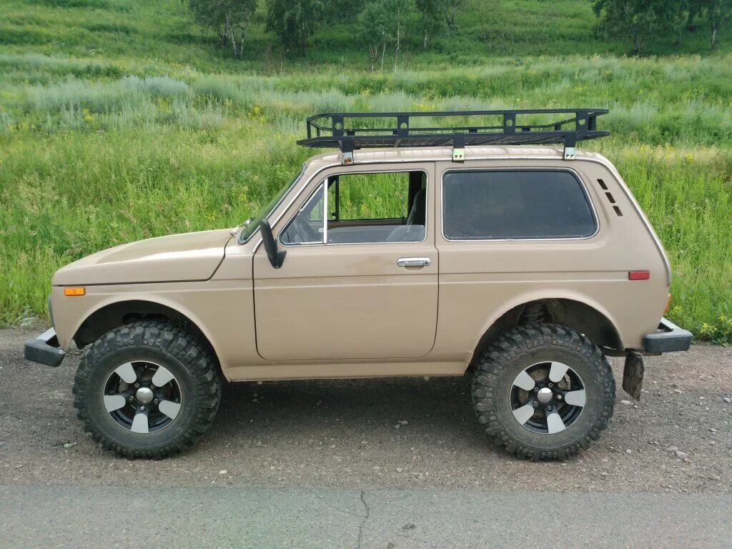 Купить б/у Lada (ВАЗ) 2121 (4x4) I Рестайлинг 1.7 MT (83 л.с.) 4WD бензин механи